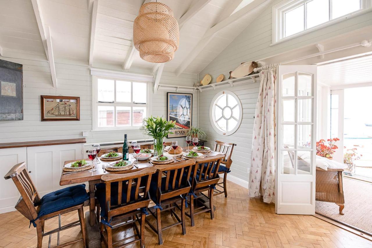 The Boathouse In Felixstowe Ferry - Stunning Waterfront Property Экстерьер фото