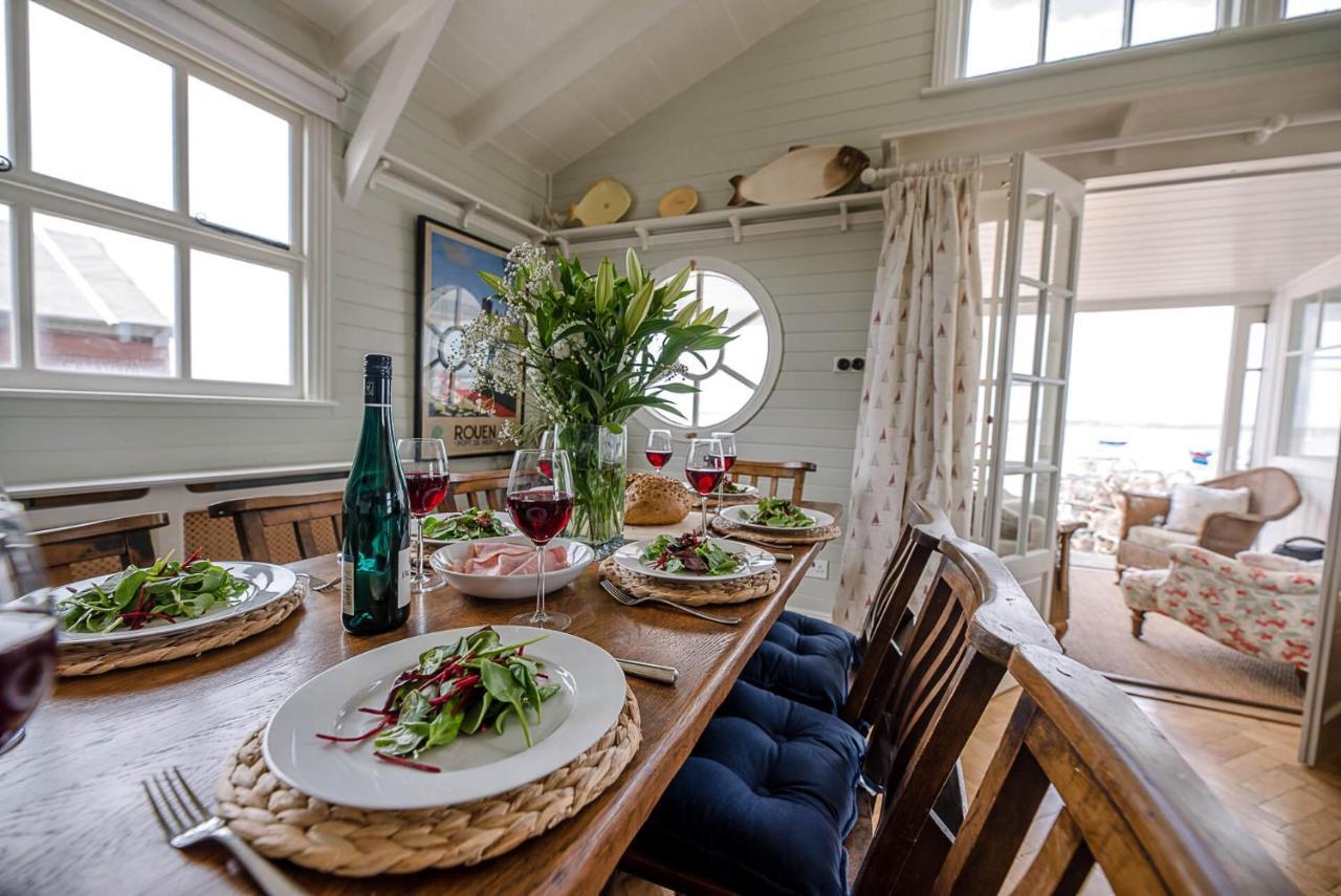 The Boathouse In Felixstowe Ferry - Stunning Waterfront Property Экстерьер фото