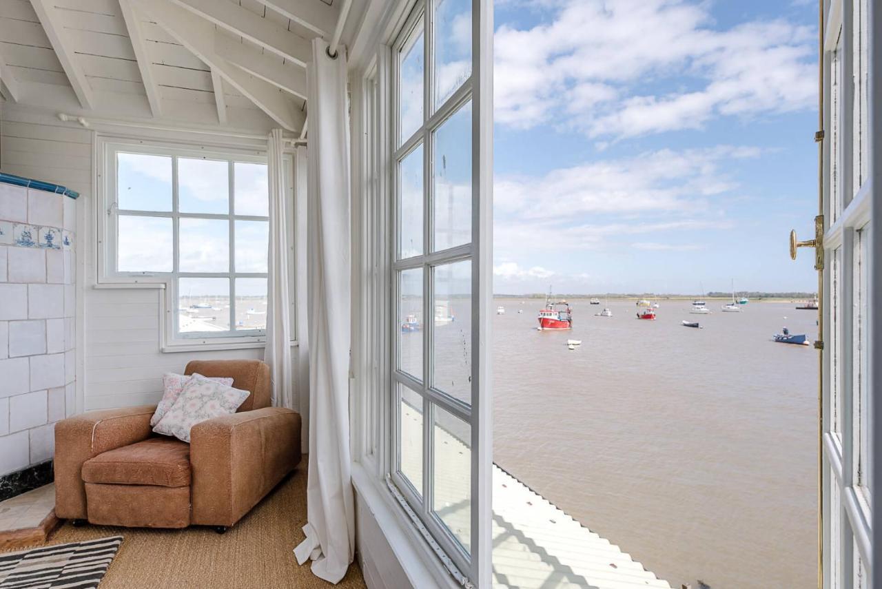 The Boathouse In Felixstowe Ferry - Stunning Waterfront Property Экстерьер фото